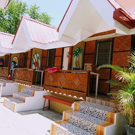 Sandstorm Lodge And Cafe Puerto Galera Extérieur photo