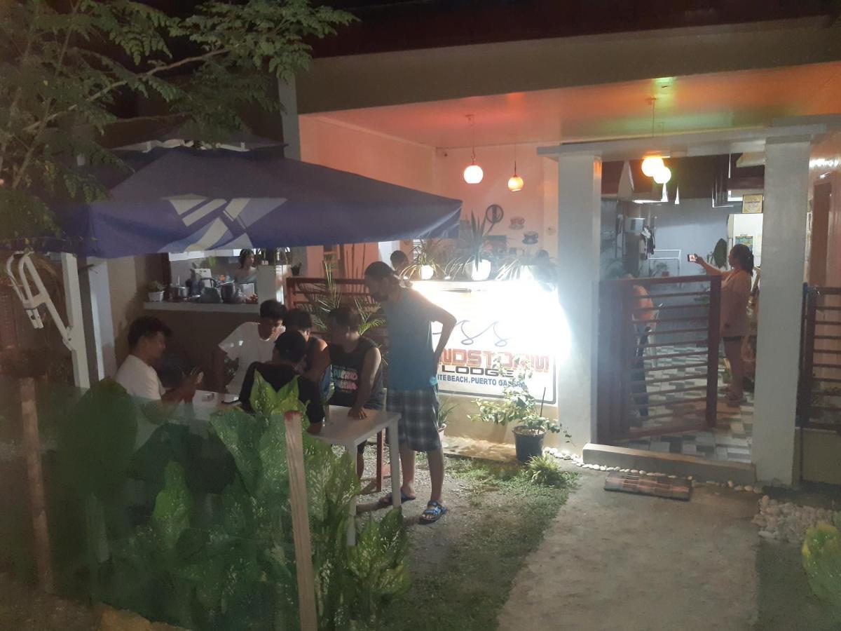 Sandstorm Lodge And Cafe Puerto Galera Extérieur photo
