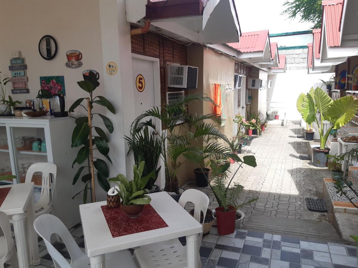 Sandstorm Lodge And Cafe Puerto Galera Extérieur photo